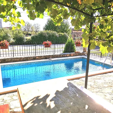 Rustica Vakantiehuis Buje